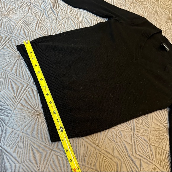 Club Monaco wool and silk blend v-neck sweater, Small - Picture 3 of 6